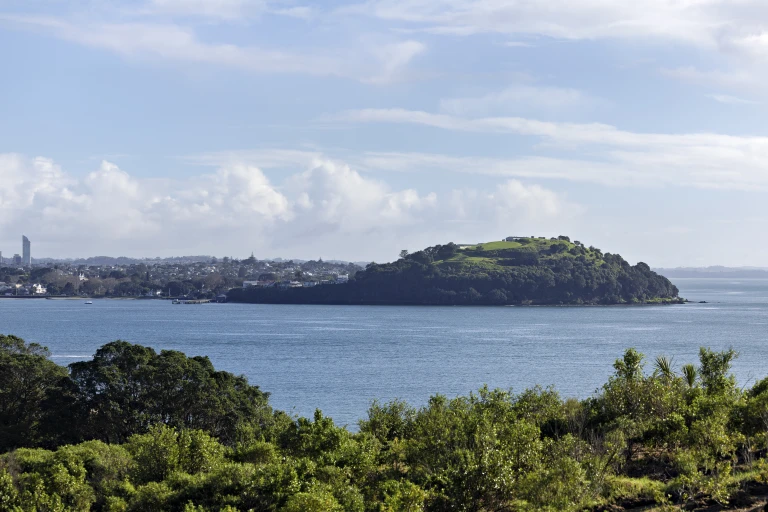 Maungauika   North Head   1196